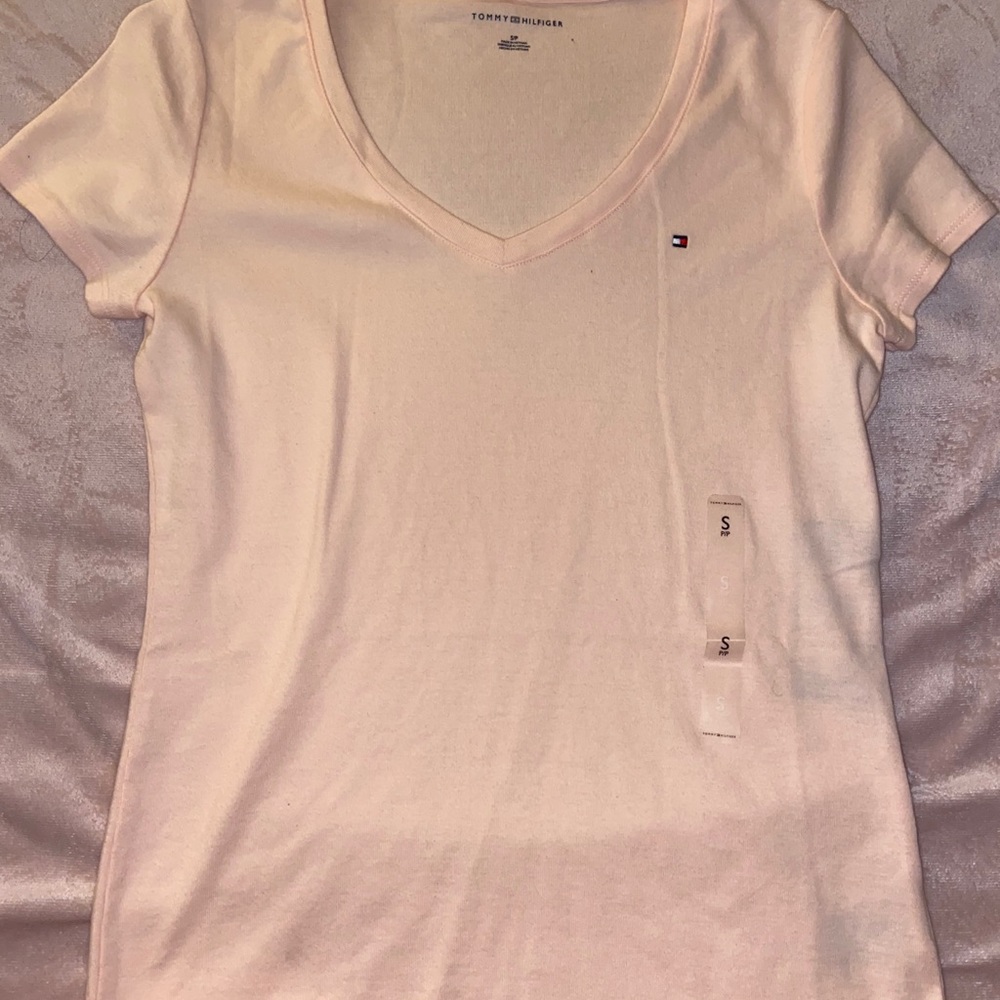 Tommy Hilfiger v neck